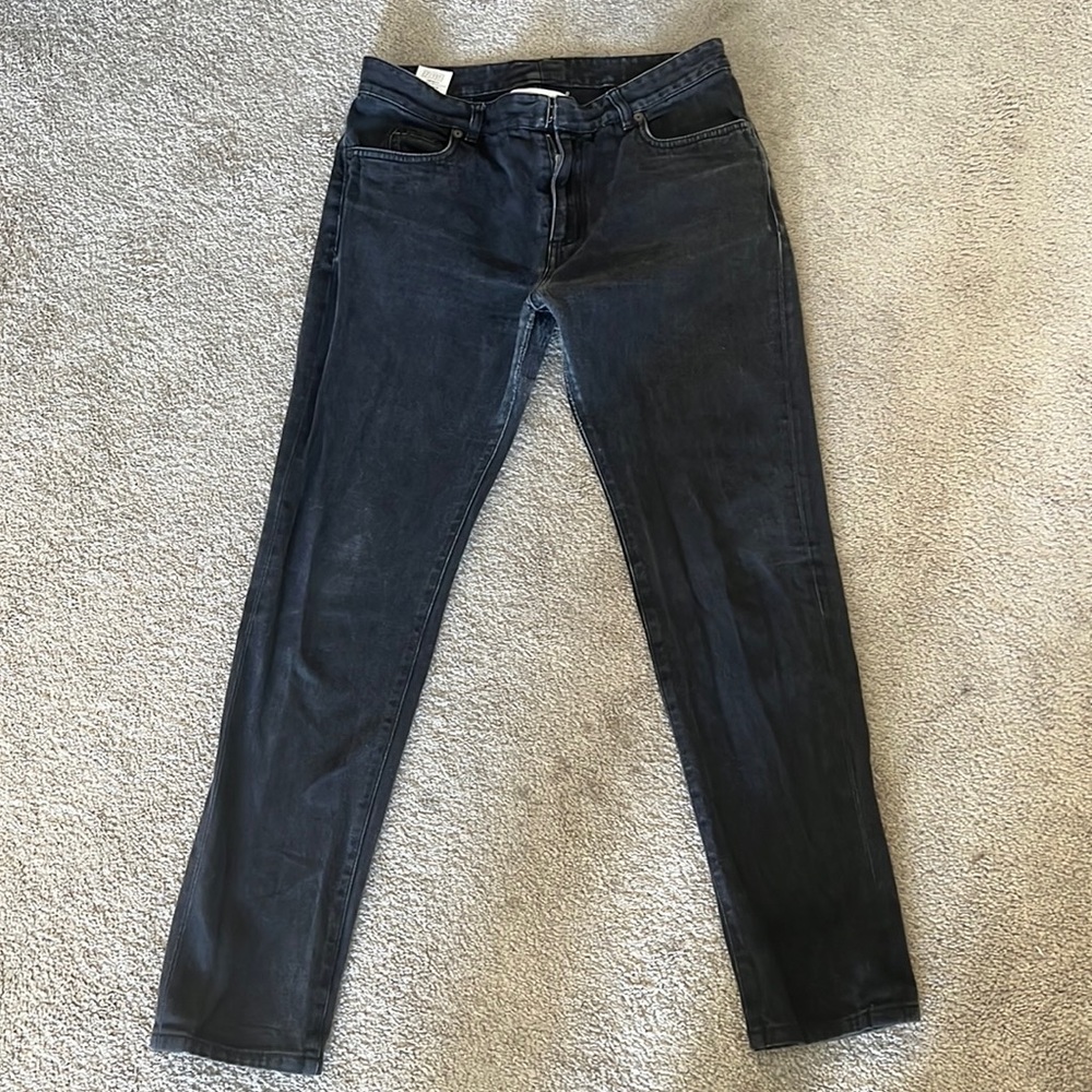 Men’s Margeila black jeans.